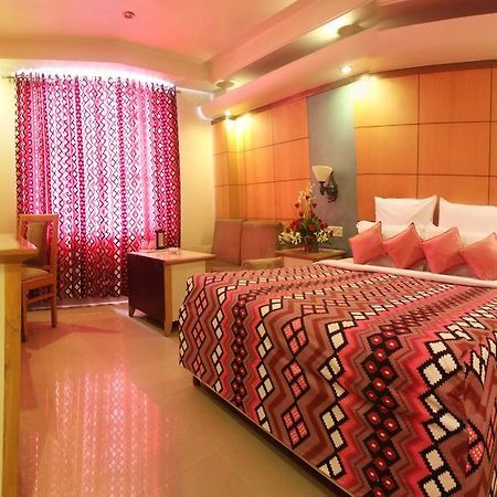 Hotel Grand International Rāipur エクステリア 写真