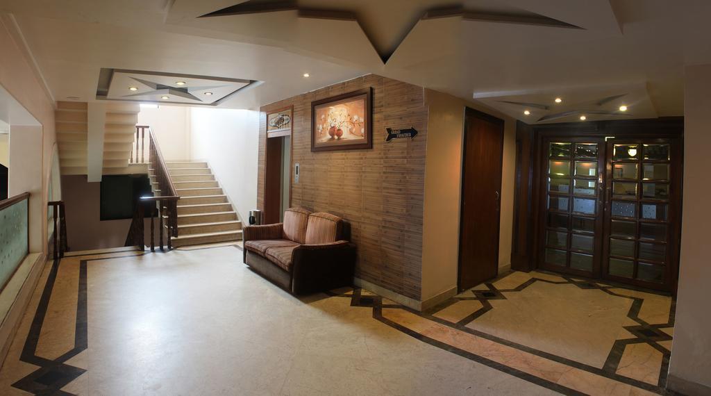 Hotel Grand International Rāipur エクステリア 写真