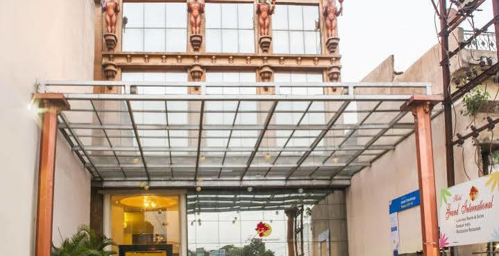Hotel Grand International Rāipur エクステリア 写真