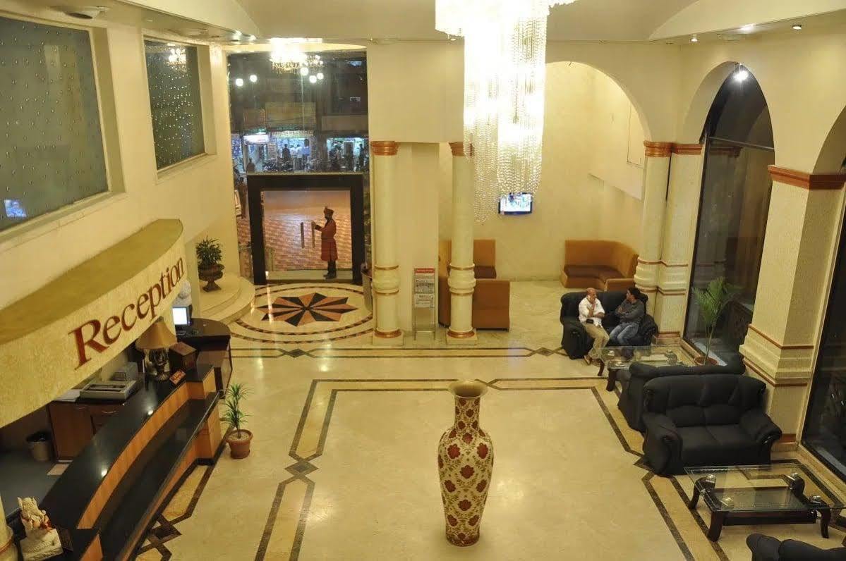 Hotel Grand International Rāipur エクステリア 写真