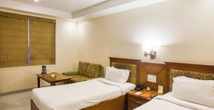 Hotel Grand International Rāipur エクステリア 写真
