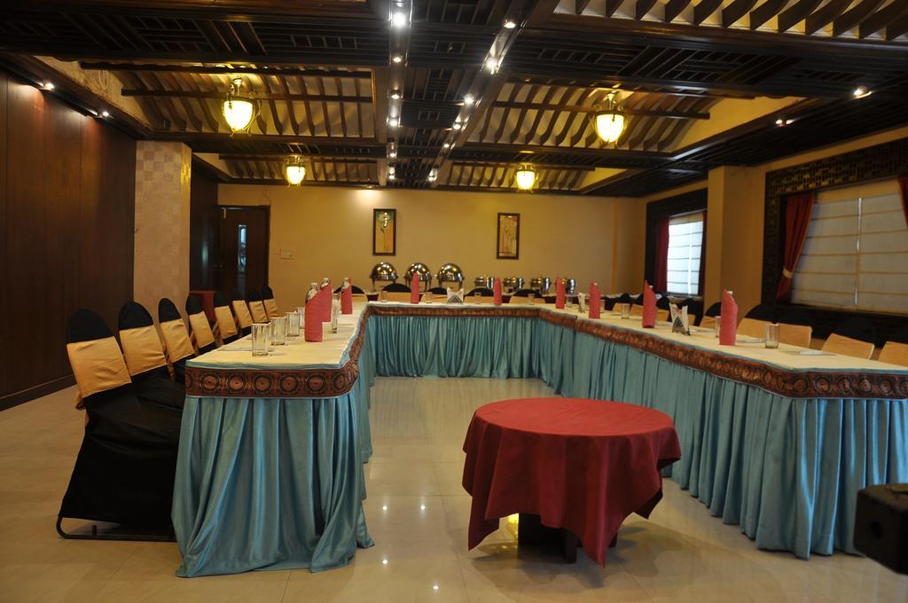 Hotel Grand International Rāipur エクステリア 写真